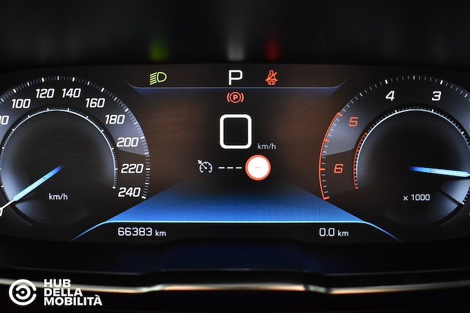 PEUGEOT 3008 BlueHDi 130 S&S EAT8 Business